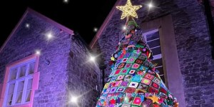 Does this church have the coziest Christmas tree ever?
