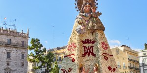 Spanish florists aim for Guinness World Record with Virgin’s mantle