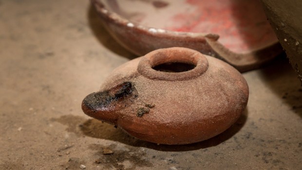 OIL LAMP