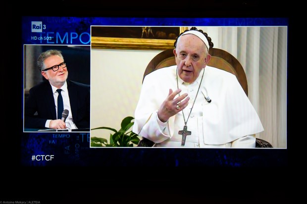 POPE FRANCIS CHE TEMPO CHE FA