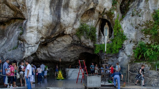 LOURDES
