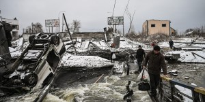 Civilians targeted in Ukraine as supplies run low in cities