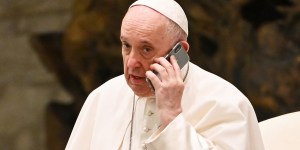 Surprise phone calls: A signature of Pope Francis’ papacy