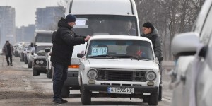 Priest recounts dramatic escape from Mariupol of some 200-300 people