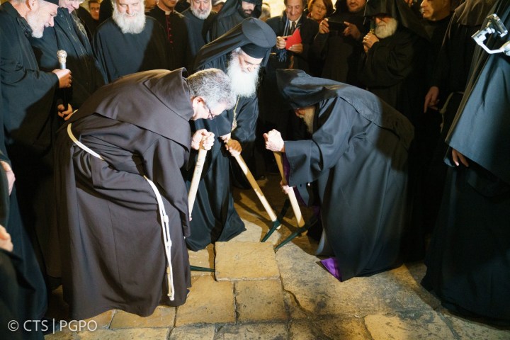 Basilica-of-the-holy-sepulcher-Jerusalem