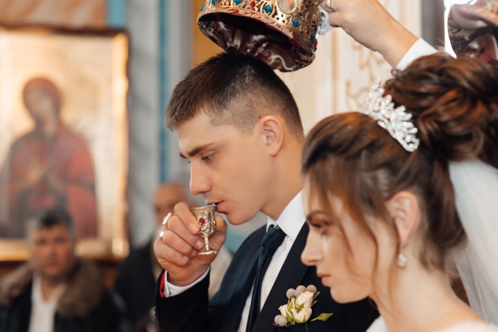 5 Beautiful rituals inside a Ukrainian Catholic wedding ceremony