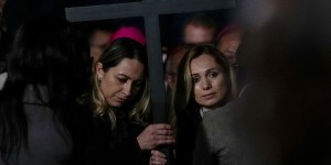 The Russian and Ukrainian women who clung to the Cross together at Pope&#8217;s Via Crucis