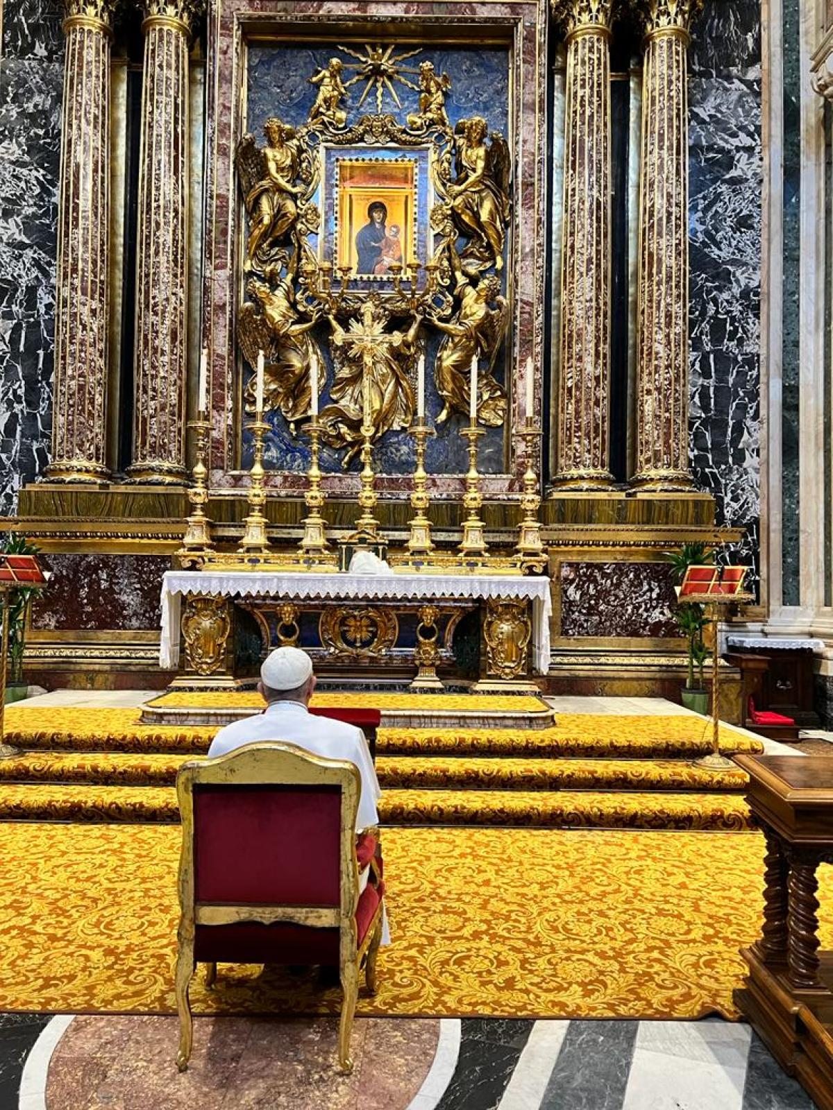 POPE-FRANCIS-Basilica-of-Santa-Maria-Maggiore-MALTA