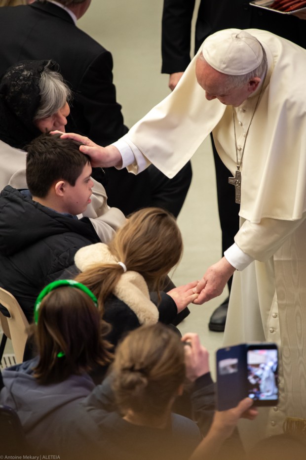 POPE-FRANCIS-AUDIENCE-Antoine-Mekary-ALETEIA