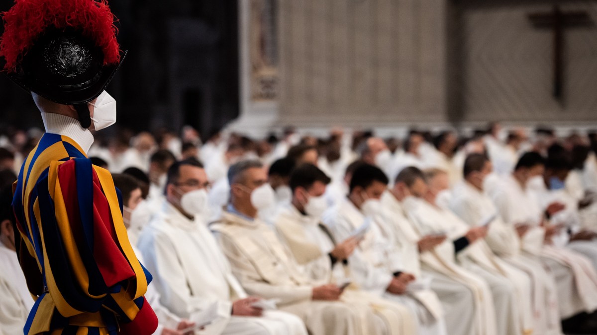 POPE-FRANCIS-CHRISM-MASS