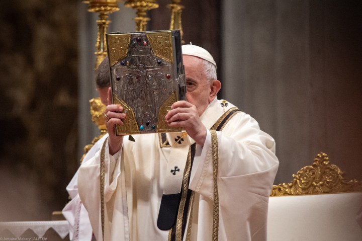 POPE-FRANCIS-CHRISM-MASS