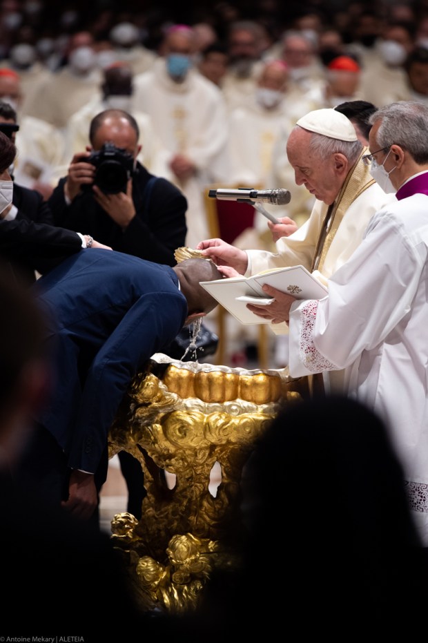 POPE-FRANCIS-VIGIL-EASTER-