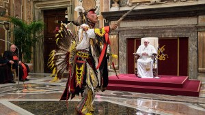 Pope-Francis-during-an-audience-to-Canadas-Indigenous-delegations-AFP
