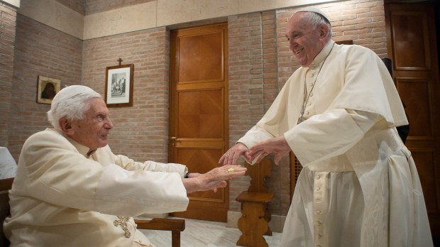 Pope-Francis-greeting-Pope-Emeritus-Benedict-XVI