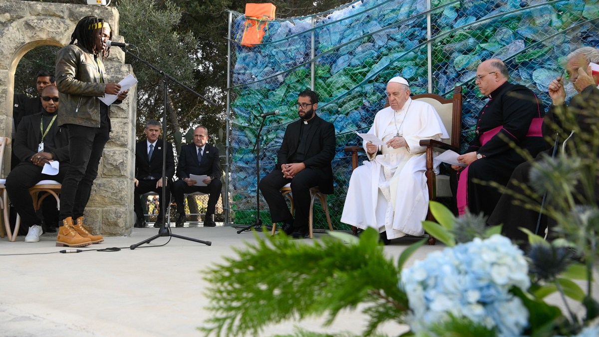 Pope-Francis-visit-to-the-John-XXIII-Peace-Lab-voluntary-organisation