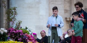 12-year-old boy who cares for his  father with Alzheimer&#8217;s gives testimony in St. Peter’s Square
