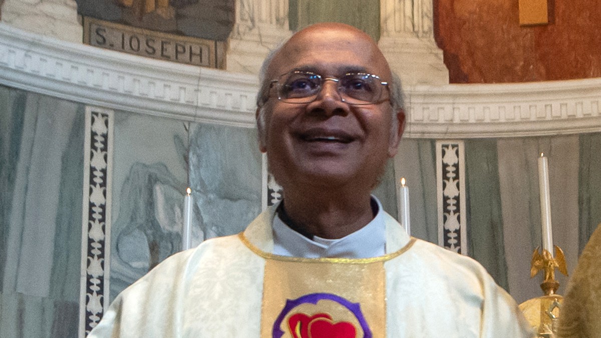 Rome & the World: Former Anglican bishop now Catholic priest