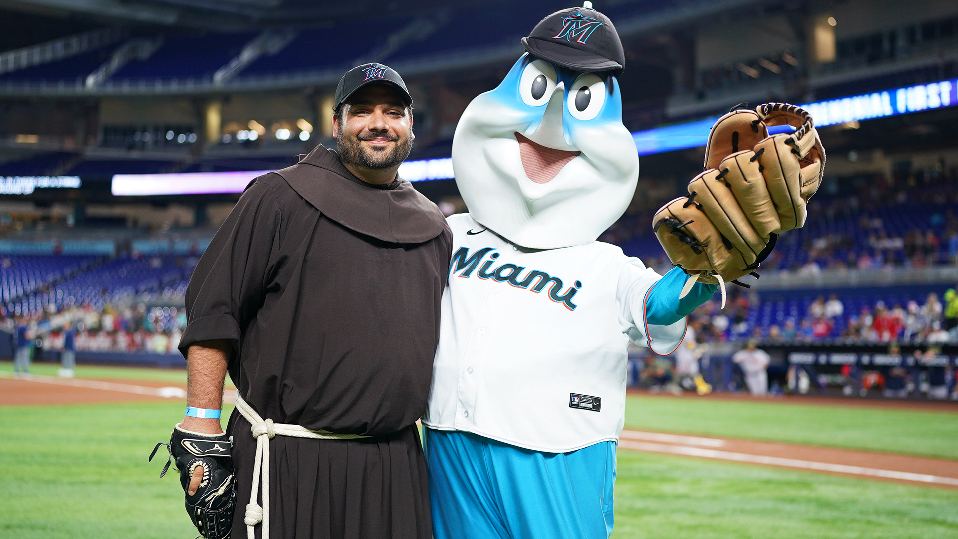 “Bleacher Brothers” tour Major League ballparks to evangelize