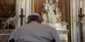 Pope presides over the Rosary for peace in Ukraine