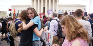 Supreme Court overturns Roe v. Wade