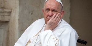 On retirement rumors: Pope Francis is a pastor, not a soccer player