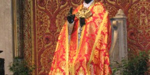 When the statue of Saint Peter is dressed as the Pope￼