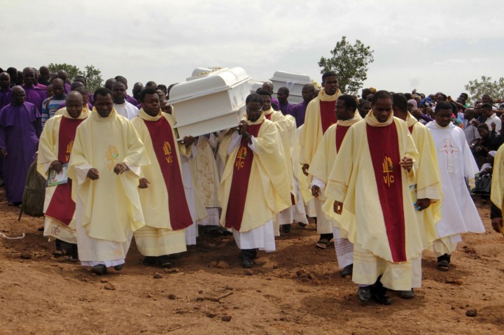 pogrzeb księdza w Nigerii