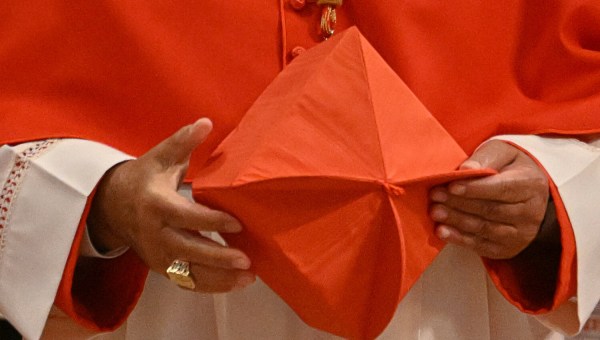 Corner Item Image - Pray to these 4 saints and 1 angel for the conclave