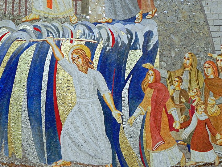 Exodus-mosaic-at-JP2-Center-in-Krakow_PhotoCredit-Sr-Amata-CSFN.jpg