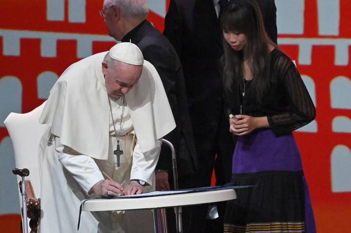 Pope-Francis-attends-the-Economy-of-Francesco-Assisi-AFP