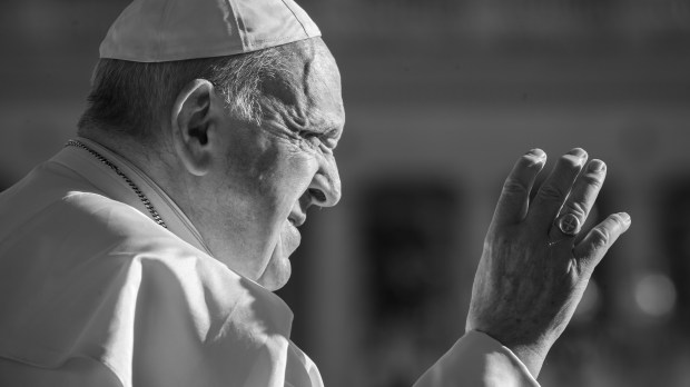 Alzheimer’s patients often pushed to “margins of society,” laments Pope