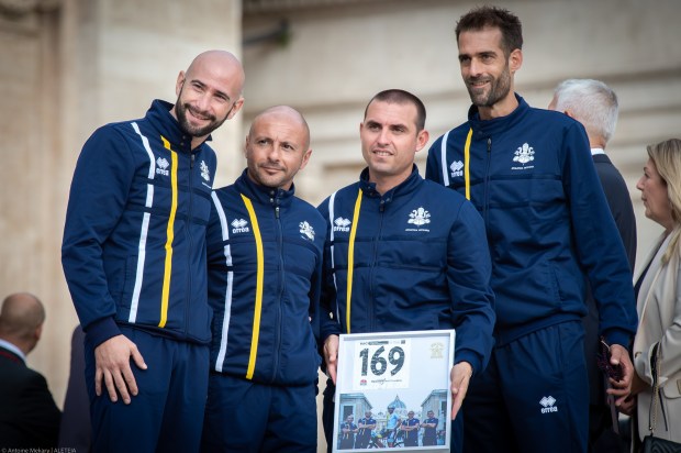 Pope meets cyclists of Athletica Vaticana after the World Cup