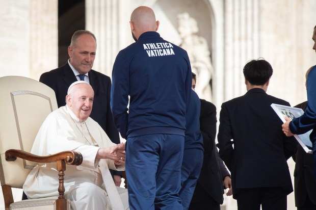 Pope meets cyclists of Athletica Vaticana after the World Cup