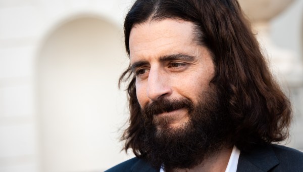 The-American-actor-Jonathan-Roumie-during-Vitae-Foundation-Summit-Antoine-Mekary-ALETEIA