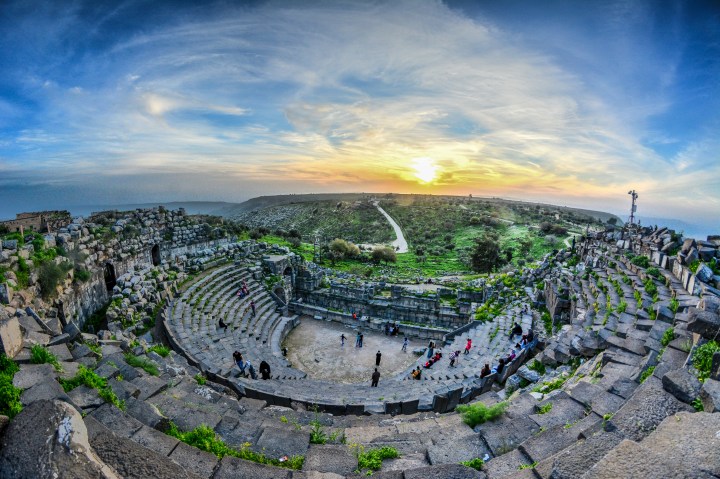 Umm-Qais-Amphitheater-4.jpeg