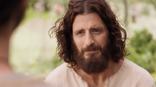 Johnathan Roumie as Christ in trailer for season 3 of The Chosen