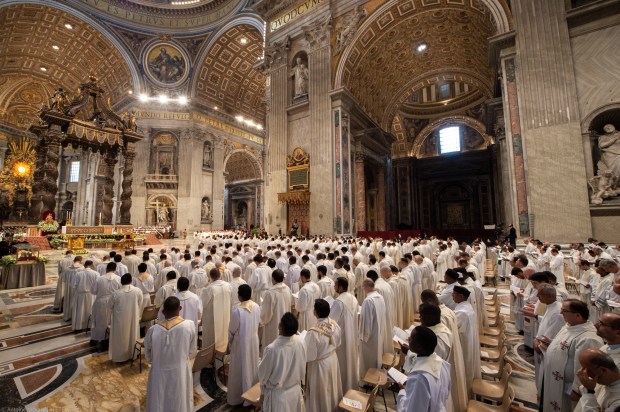 Pope-Francis-celebrates-a-Holy-Mass-to-the-60th-anniversary-of-the-beginning-of-the-second-Vatican-Ecumencial-Council-Antoine-Mekary-ALETEIA