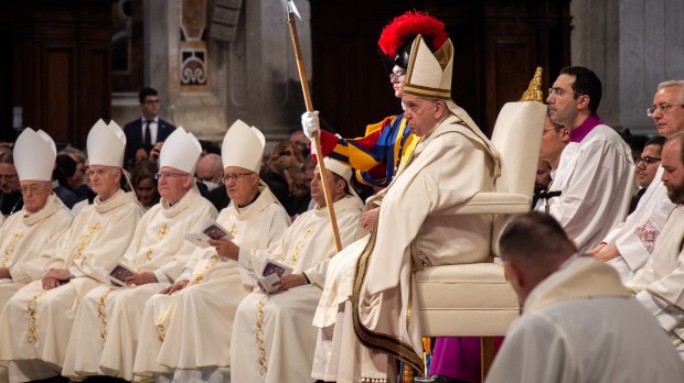 Pope-Francis-celebrates-a-Holy-Mass-to-the-60th-anniversary-of-the-beginning-of-the-second-Vatican-Ecumencial-Council-Antoine-Mekary-ALETEIA