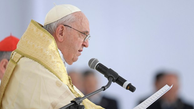 Pope-Francis-presiding-over-an-open-air-mass-at-Bahrain-National-Stadium-in-Riffa-AFP