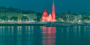 Red Wednesday: Churches lit red to honor persecuted Christians