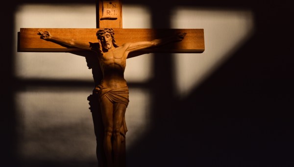 krucyfiks na ścianie