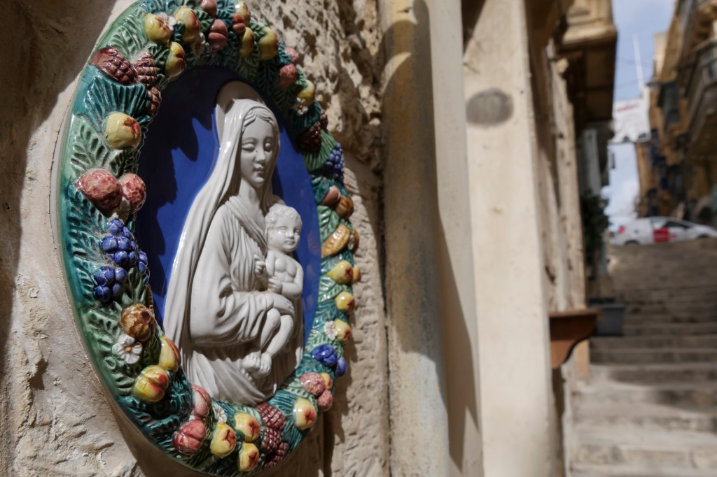 the-island-of-Malta-is-dotted-with-niches-with-statues-of-the-Virgin-Jesus-and-saints