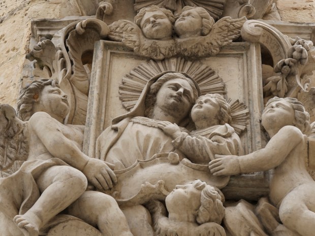 the-island-of-Malta-is-dotted-with-niches-with-statues-of-the-Virgin-Jesus-and-saints