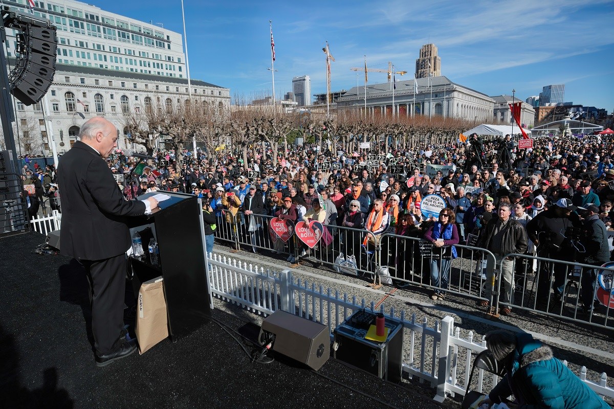 Tens of thousands rally at 19th annual Walk for Life West Coast