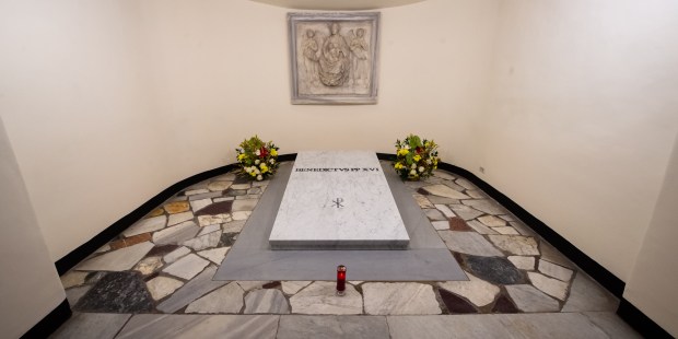 (slideshow) Benedict XVI’s tomb