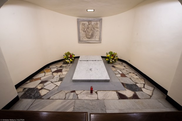 (slideshow) Benedict XVI’s tomb