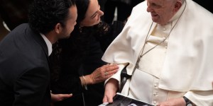 Family difficulties: Pope&#8217;s March prayer intention