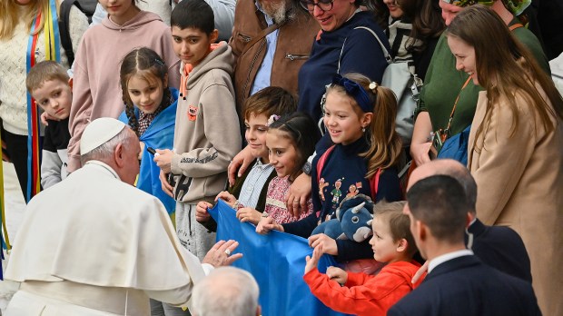 Pope Francis greets faithful from Ukraine