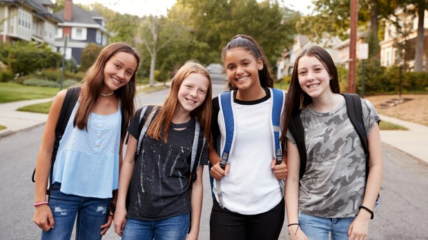 5 Ways to help our teen girls' mental health