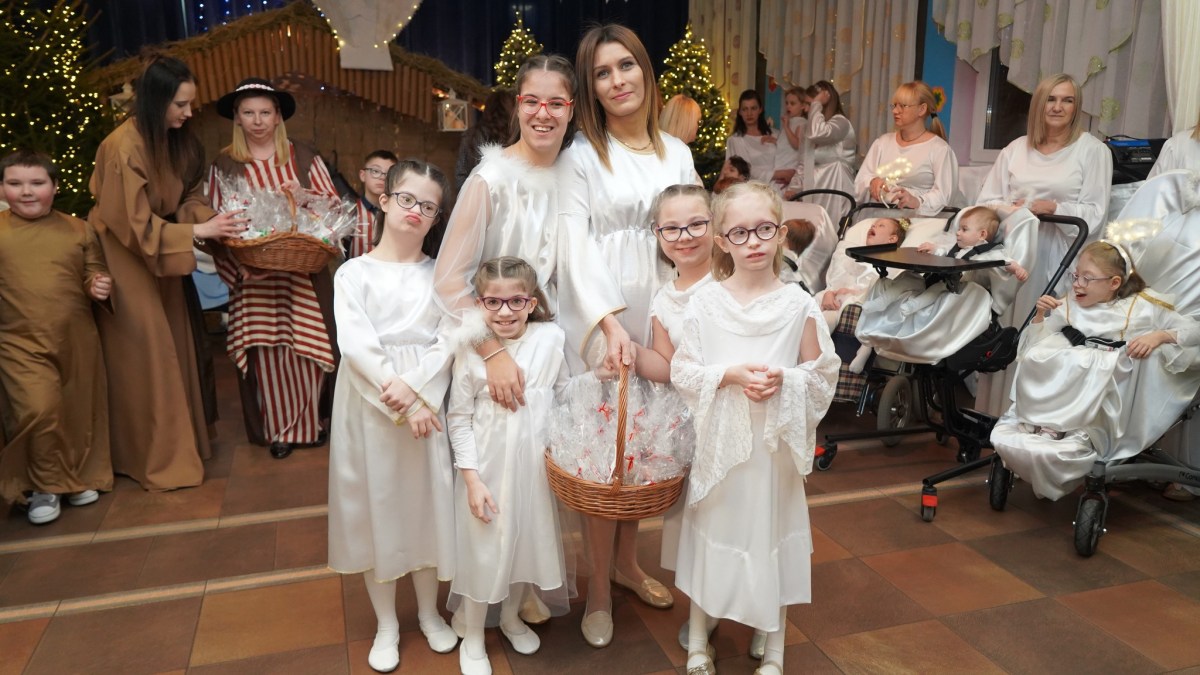 Mali podopieczni Zakładu Leczniczo-Opiekuńczego dla Dzieci w Piszkowicach